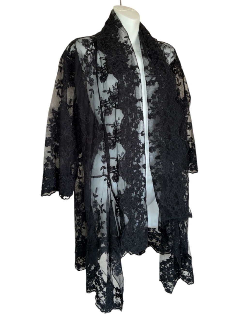Apparel Love robe, women's L Black sheer Floral Lace, Kimono Cover-Up. Euc